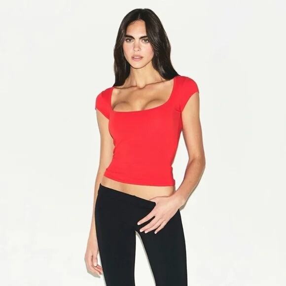 SKIMS Tops - SKIMS Cotton Jersey Scoop Neck T Shirt Ruby Red Medium